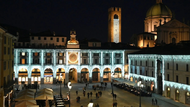 Brescia a Natale: scopri i presepi del Duomo e le luci del centro storico