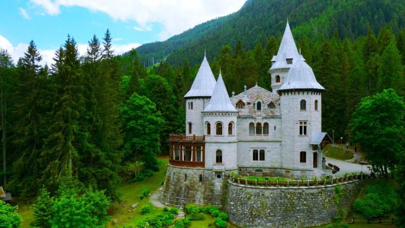 Castel Savoia di Gressoney: la residenza da fiaba della Regina Margherita in Valle d’Aosta